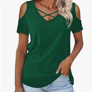 Amoretu NWOT. Green Cold Shoulder Criss Cross Blouse Size Medium